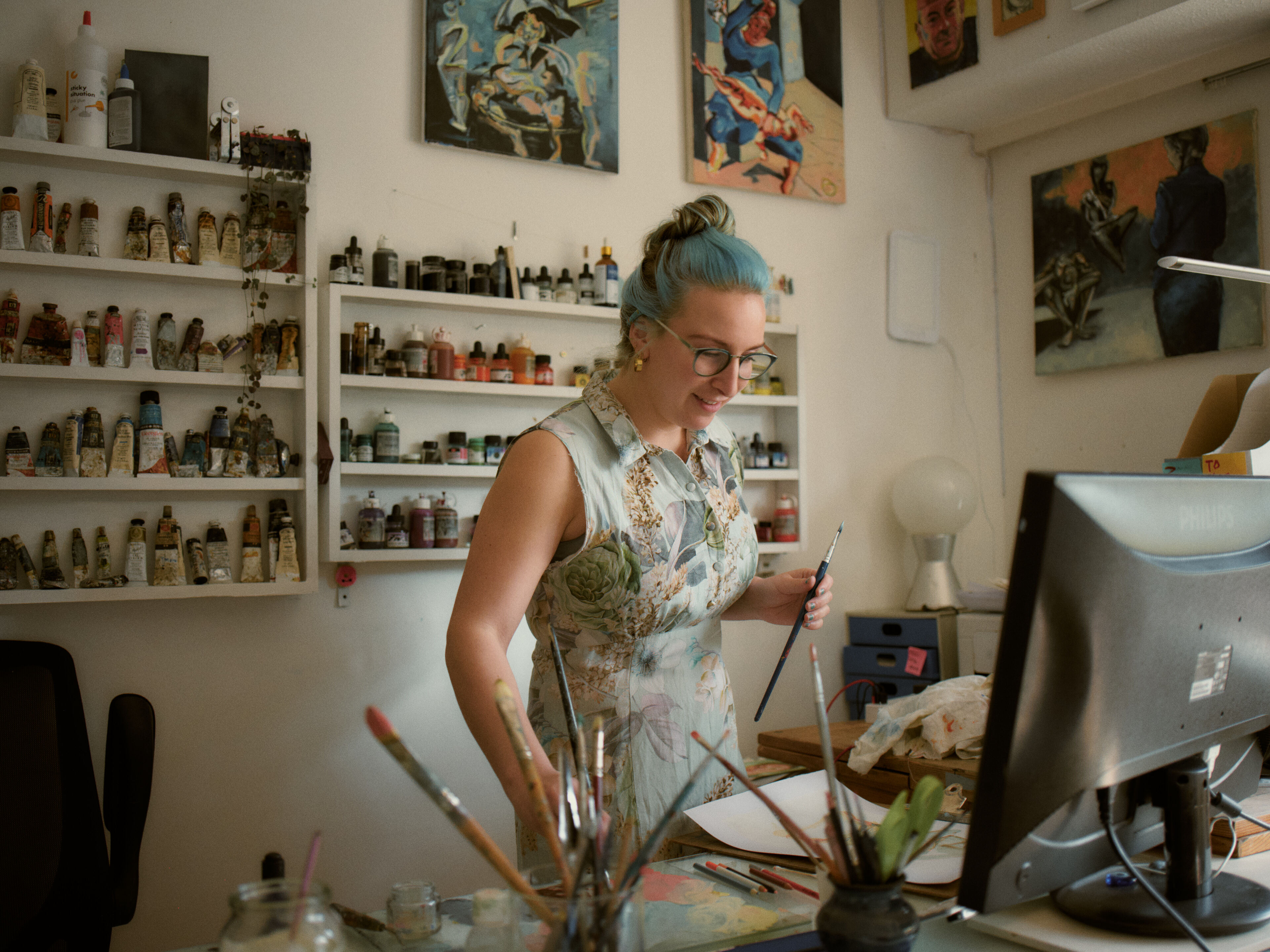 Online Drawing Development Year - An artist in her home studio