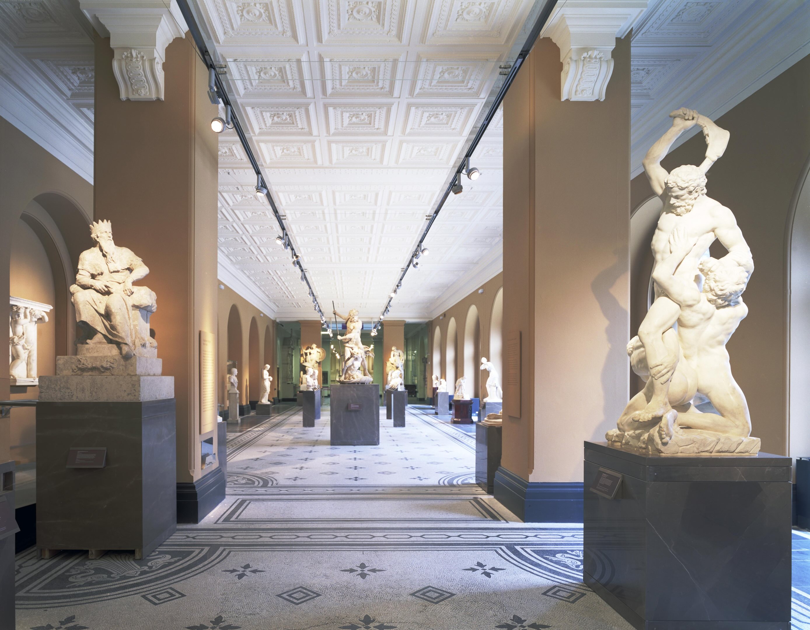 Drawing the Body Clothed, In the V&A PM (Aged 16 – 18) Image